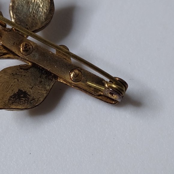 Vintage Little Metal Red Rose Brooch - Picture 10 of 14